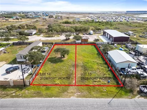 2124 Fort Worth St, Rockport, TX 78382