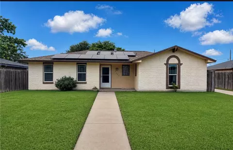 3206 Meadow Ridge Dr, Corpus Christi, TX 78418