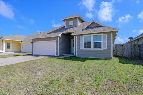 125 Shadow Moss, Rockport, TX 78382