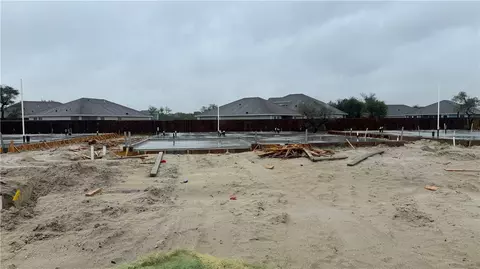 141 Grenada Dr, Rockport, TX 78382