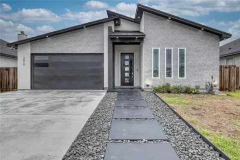 2610 Lady Andrea Dr, Corpus Christi, TX 78415