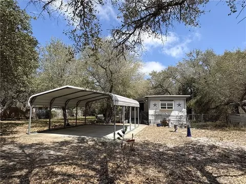 1608 Sammy Henderson, Rockport, TX 78382