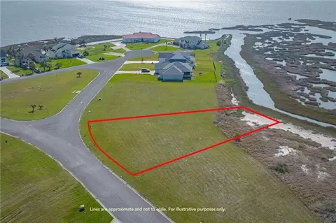 64 Lake Shore Cir, Rockport, TX 78382