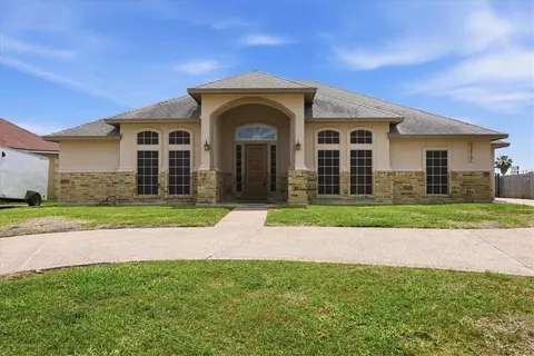 5517 Crossridge Dr, Corpus Christi, TX 78413