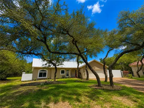610 Bent Tree St, Rockport, TX 78382