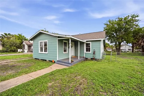 516 E Johnston Ave, Kingsville, TX 78363