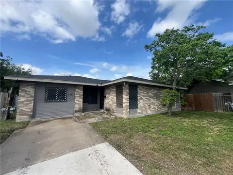 134 Green Trail Dr, Corpus Christi, TX 78405