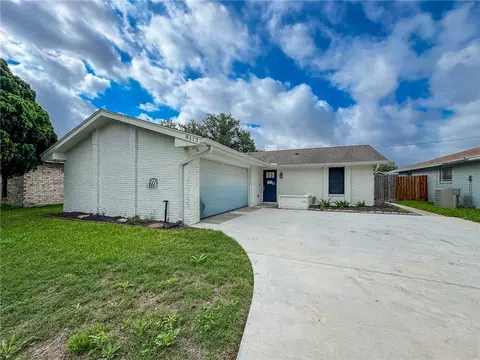 8113 Douglas Dr, Corpus Christi, TX 78409