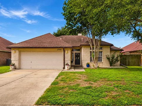 7709 Jim Wells Dr, Corpus Christi, TX 78413