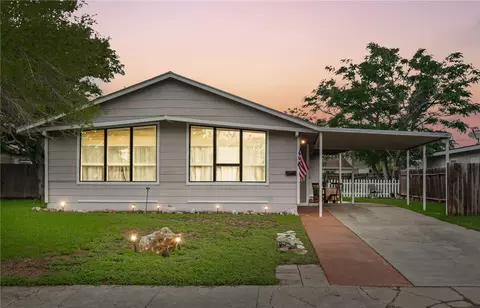 1645 Brentwood Dr, Corpus Christi, TX 78415