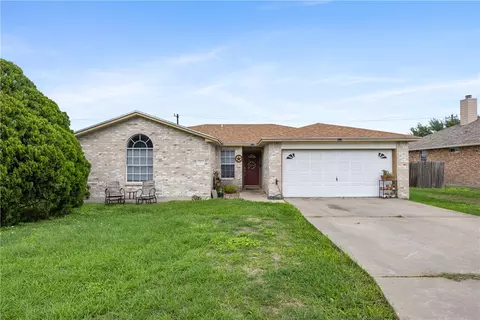 711 Aurora St, Bishop, TX 78343