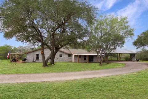 164 Bob White Dr, Beeville, TX 78102