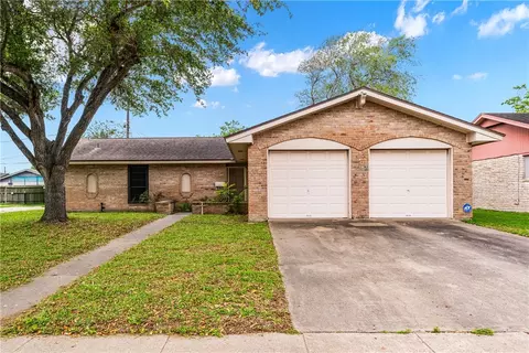 3921 Capri Dr, Corpus Christi, TX 78415