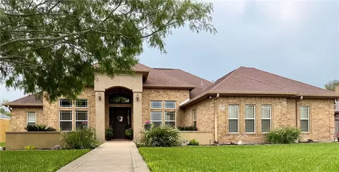 707 Arroyo Dr, Kingsville, TX 78363