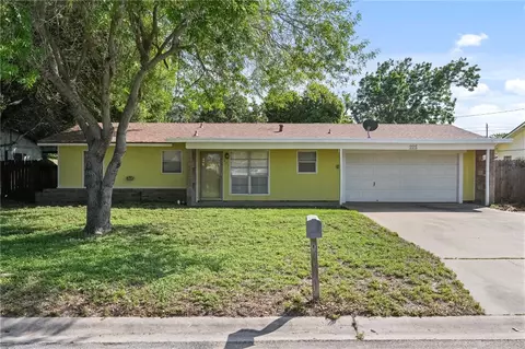 225 Hialeah Dr, Corpus Christi, TX 78418