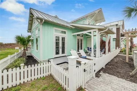 600 Center Sq N #17, Port Aransas, TX 78373