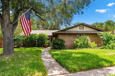 1716 Lawndale Dr, Kingsville, TX 78363