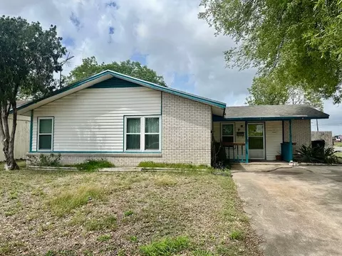 303 S 22nd St, Kingsville, TX 78363
