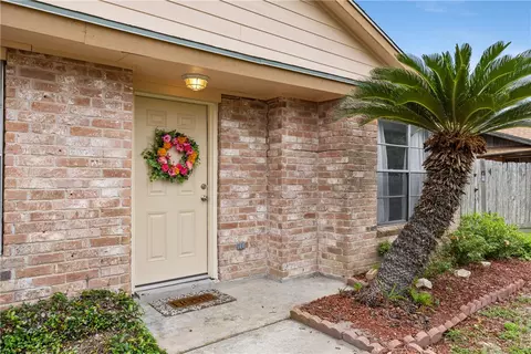 6993 Lake View Dr, Corpus Christi, TX 78412
