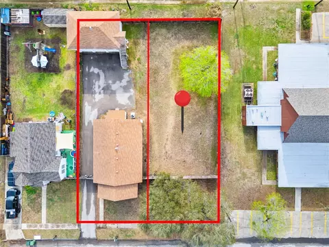 718 Mcintyre Ave, Taft, TX 78390
