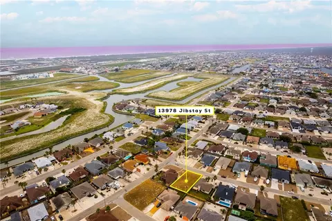 13978 Jibstay St, Corpus Christi, TX 78418
