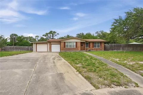 1268 Oak Park Dr, Aransas Pass, TX 78336