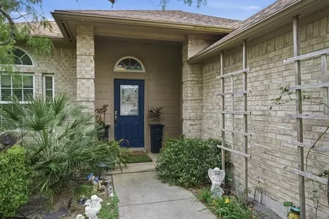 107 Georgian Oaks, Rockport, TX 78382