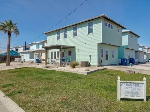 318 S Station St #3, Port Aransas, TX 78373