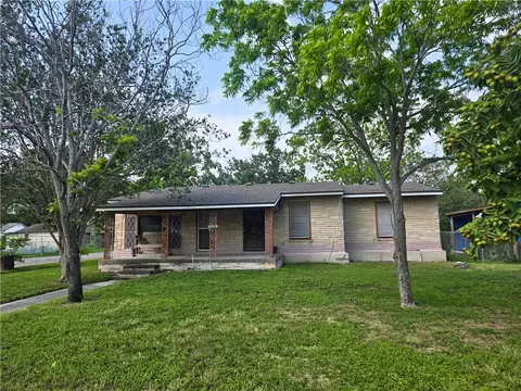 1734 Trenton Dr, Corpus Christi, TX 78404