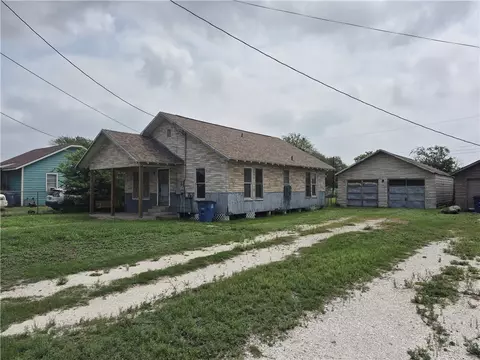 202 N Gregory St, Gregory, TX 78359
