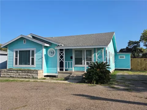 325 S Saunders St S, Aransas Pass, TX 78336