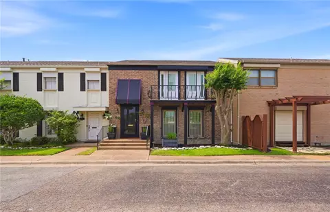 17 Rock Creek Dr, Corpus Christi, TX 78412
