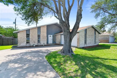 1620 Memorial Pkwy, Portland, TX 78374