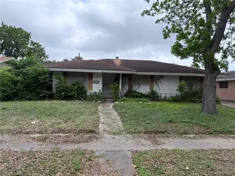 4022 Capri Dr, Corpus Christi, TX 78411