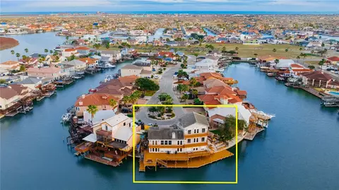 13501 Queen Johanna Ct, Corpus Christi, TX 78418