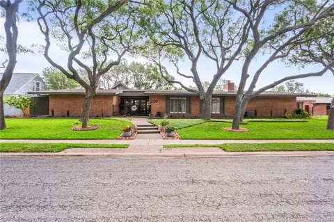 229 Bayshore Dr, Corpus Christi, TX 78412