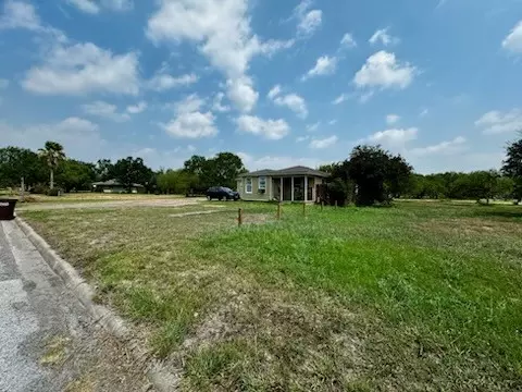 176 W D Ave, Kingsville, TX 78363