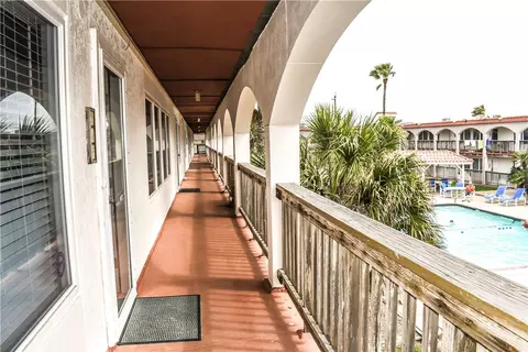 15005 Windward Dr #214, Corpus Christi, TX 78418