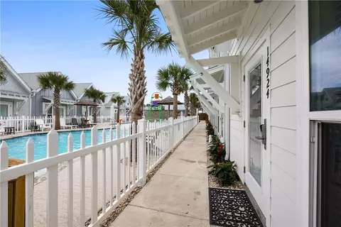 14924 Smugglers Cove Dr, Corpus Christi, TX 78418