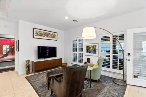 Living - 65 Primrose Dr, Rockport, TX 78382 photo 5 of 6