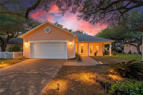 65 Primrose Dr, Rockport, TX 78382