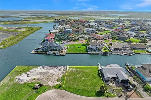 506 Mustang Blvd, Port Aransas, TX 78373