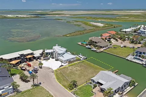 506 Mustang Blvd, Port Aransas, TX 78373