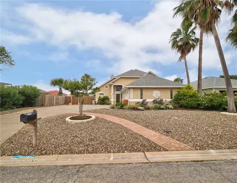 13726 Eaglesnest Bay Dr, Corpus Christi, TX 78418