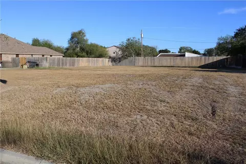 1574 Wildwood Trail Blvd, Kingsville, TX 78363