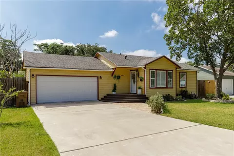 4002 Willow St, Corpus Christi, TX 78411