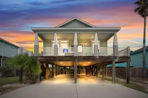 618 Dolphin Cir, Port Aransas, TX 78373