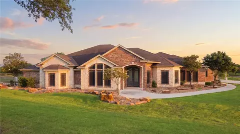 5488 River Trail Dr, Robstown, TX 78380