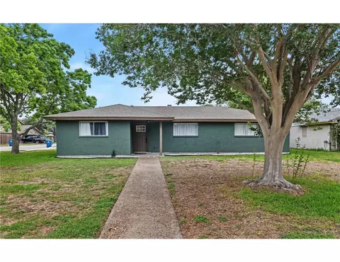 102 Terlingua Dr, Portland, TX 78374