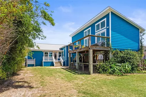 525 S 7th St, Port Aransas, TX 78373